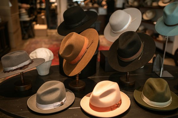 Boutique de chapeaux en ligne : l'endroit pour commander en toute tranquillité